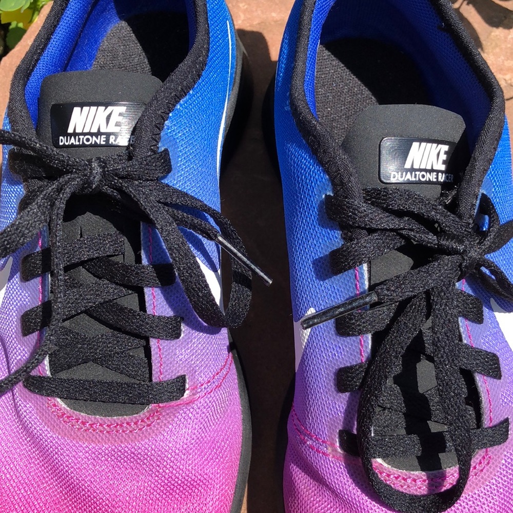 Custom Nike - Picture 2 of 3